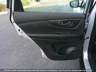 2019 Nissan Rogue S   - Photo 18 - Mesa, AZ 85202