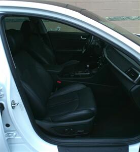 2020 Kia Optima EX Premium   - Photo 24 - Mesa, AZ 85202