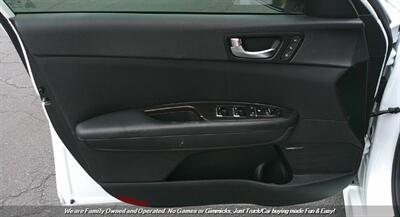 2020 Kia Optima EX Premium   - Photo 9 - Mesa, AZ 85202