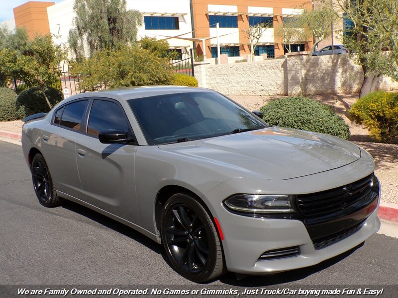 2017 Dodge Charger SE   - Photo 1 - Mesa, AZ 85202