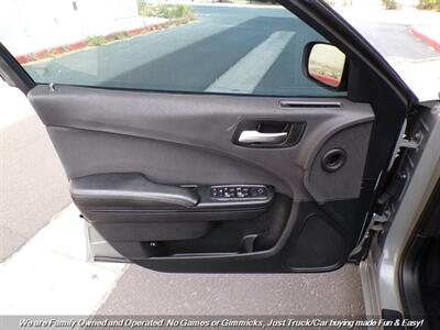 2017 Dodge Charger SE   - Photo 12 - Mesa, AZ 85202