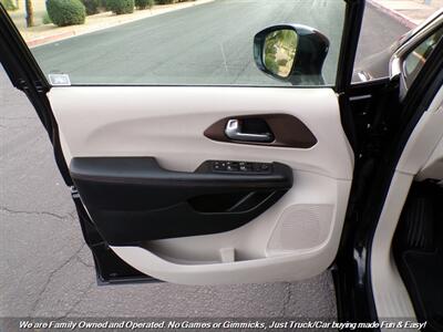 2018 Chrysler Pacifica Touring L   - Photo 13 - Mesa, AZ 85202