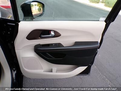 2018 Chrysler Pacifica Touring L   - Photo 35 - Mesa, AZ 85202