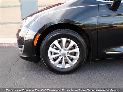 2018 Chrysler Pacifica Touring L   - Photo 56 - Mesa, AZ 85202