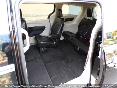 2018 Chrysler Pacifica Touring L   - Photo 23 - Mesa, AZ 85202