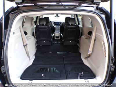 2018 Chrysler Pacifica Touring L   - Photo 10 - Mesa, AZ 85202
