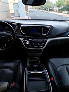 2018 Chrysler Pacifica Touring L   - Photo 42 - Mesa, AZ 85202