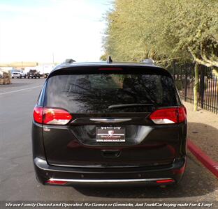 2018 Chrysler Pacifica Touring L   - Photo 4 - Mesa, AZ 85202