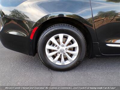 2018 Chrysler Pacifica Touring L   - Photo 55 - Mesa, AZ 85202