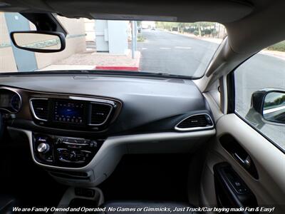 2018 Chrysler Pacifica Touring L   - Photo 39 - Mesa, AZ 85202