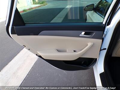 2017 Hyundai Sonata SE   - Photo 17 - Mesa, AZ 85202