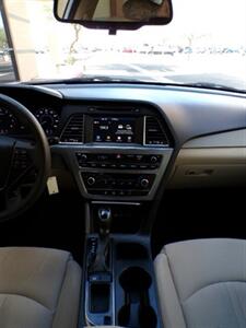 2017 Hyundai Sonata SE   - Photo 33 - Mesa, AZ 85202