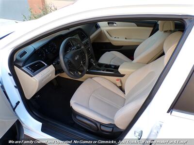 2017 Hyundai Sonata SE   - Photo 14 - Mesa, AZ 85202
