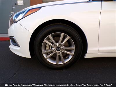 2017 Hyundai Sonata SE   - Photo 43 - Mesa, AZ 85202