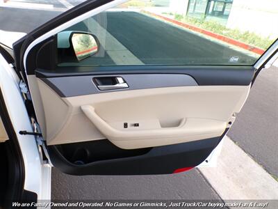 2017 Hyundai Sonata SE   - Photo 29 - Mesa, AZ 85202