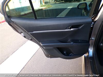 2019 Toyota Camry SE - Photo 17 - Mesa, AZ 85202