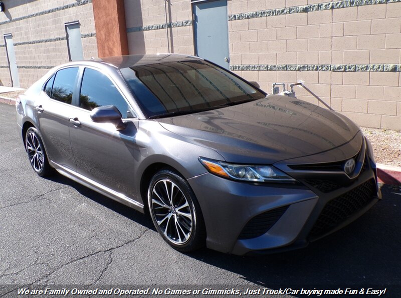 2019 Toyota Camry SE  