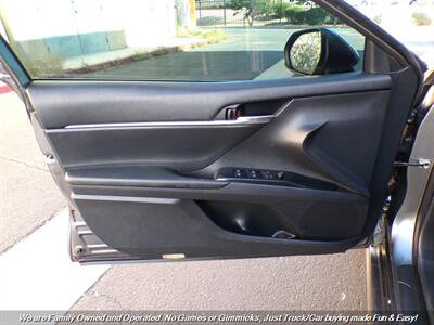 2019 Toyota Camry SE - Photo 12 - Mesa, AZ 85202