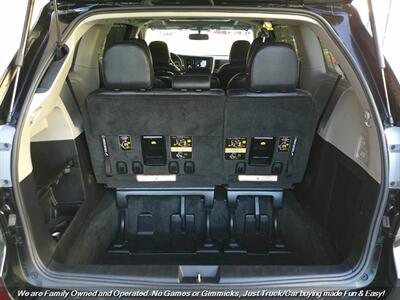 2015 Toyota Sienna SE Premium 8-Passeng - Photo 9 - Mesa, AZ 85202