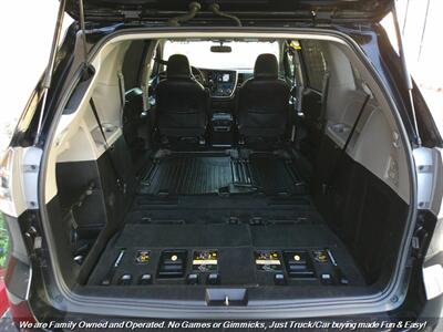 2015 Toyota Sienna SE Premium 8-Passeng - Photo 11 - Mesa, AZ 85202