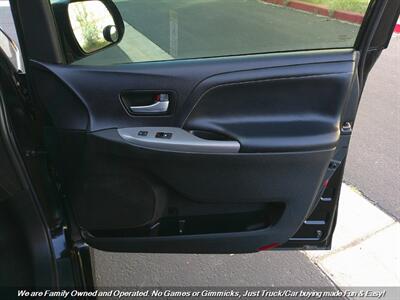 2015 Toyota Sienna SE Premium 8-Passeng - Photo 32 - Mesa, AZ 85202