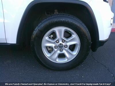 2017 Jeep Grand Cherokee Laredo   - Photo 43 - Mesa, AZ 85202