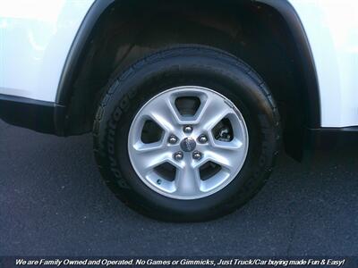 2017 Jeep Grand Cherokee Laredo   - Photo 44 - Mesa, AZ 85202