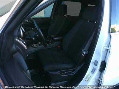 2017 Jeep Grand Cherokee Laredo   - Photo 15 - Mesa, AZ 85202