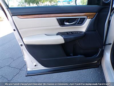 2017 Honda CR-V Touring   - Photo 11 - Mesa, AZ 85202