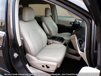 2017 Chrysler Pacifica Touring-L Plus   - Photo 30 - Mesa, AZ 85202