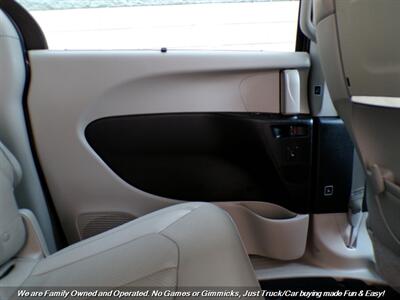2017 Chrysler Pacifica Touring-L Plus   - Photo 25 - Mesa, AZ 85202