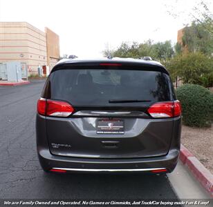 2017 Chrysler Pacifica Touring-L Plus   - Photo 4 - Mesa, AZ 85202