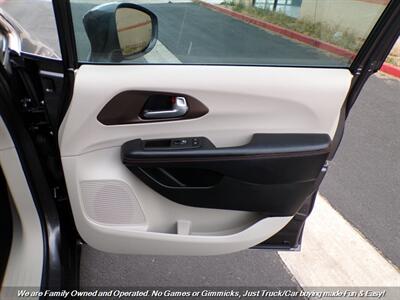 2017 Chrysler Pacifica Touring-L Plus   - Photo 34 - Mesa, AZ 85202