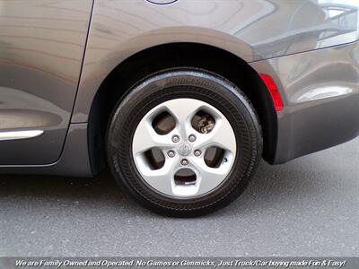 2017 Chrysler Pacifica Touring-L Plus   - Photo 62 - Mesa, AZ 85202