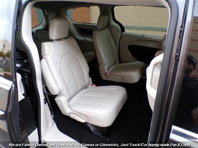 2017 Chrysler Pacifica Touring-L Plus   - Photo 26 - Mesa, AZ 85202
