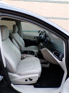 2017 Chrysler Pacifica Touring-L Plus   - Photo 31 - Mesa, AZ 85202