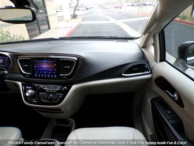 2017 Chrysler Pacifica Touring-L Plus   - Photo 36 - Mesa, AZ 85202