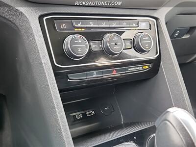 2018 Volkswagen Atlas V6 SEL 4Motion   - Photo 22 - Cedar Rapids, IA 52402