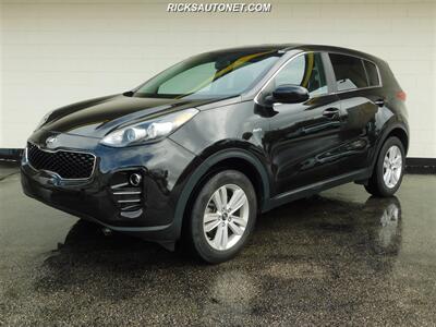 2017 Kia Sportage LX  4x4 - Photo 2 - Cedar Rapids, IA 52402