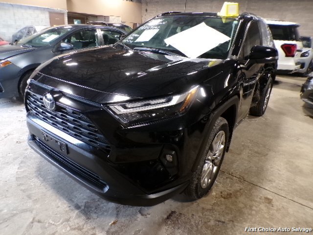 2024 Toyota RAV4 XLE   - Photo 1 - Woodbridge, ON L4L 8L6
