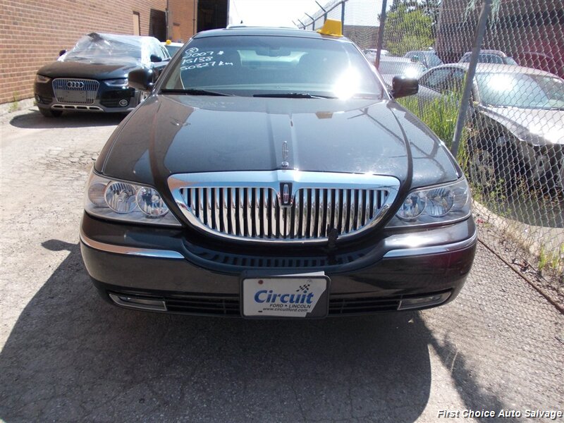 2007 Lincoln Town Car Designer Series  