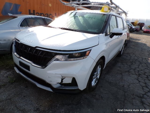 2023 Kia Carnival LX  