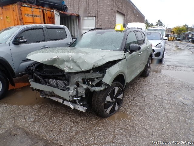 2023 Volvo XC40 Recharge Twin Ultimate  