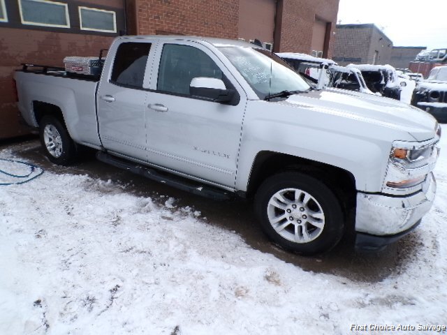 2019 Chevrolet Silverado 1500 LD LT   - Photo 1 - Woodbridge, ON L4L 8L6