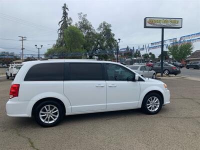 2018 Dodge Grand Caravan SXT   - Photo 1 - Porterville, CA 93257