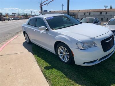 2016 Chrysler 300 Series Limited   - Photo 2 - Porterville, CA 93257