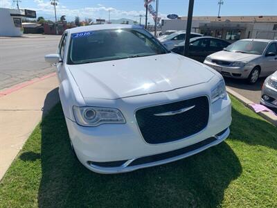 2016 Chrysler 300 Series Limited   - Photo 3 - Porterville, CA 93257