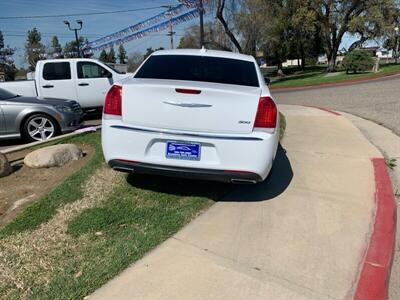 2016 Chrysler 300 Series Limited   - Photo 9 - Porterville, CA 93257