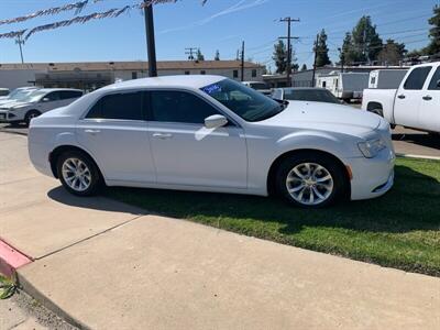 2016 Chrysler 300 Series Limited   - Photo 1 - Porterville, CA 93257