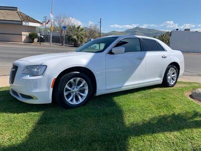 2016 Chrysler 300 Series Limited   - Photo 5 - Porterville, CA 93257